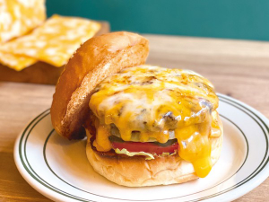 【激レア】　Monty's good burger コラボ限定ジップパーカー Dodgy Monty Raglan ⚾️ \u2014 Monty\u0027s Good Burger