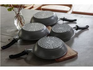 IH調理器で美味しく作れることに特化した「ピースター」のフライパン4