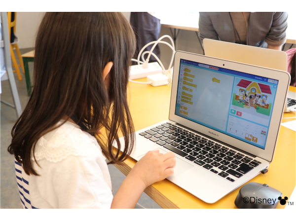 【大阪府吹田市】「デジタネ」を使用した小学生向けプログラミング教室、携帯ショップで開催！