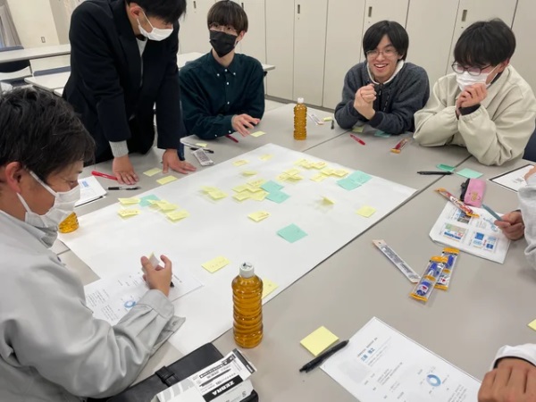 【福岡県】小野建が北九州市内の学生と協力し、JR小倉駅へ掲出予定の電照広告を制作