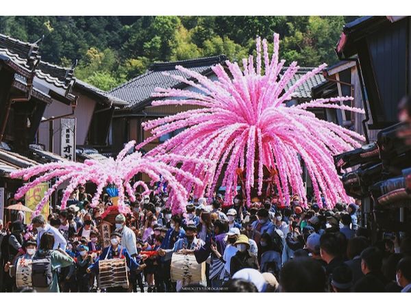 【岐阜県美濃市】春の祭礼「美濃まつり」開催！今年は花みこしの総練り・美濃流し仁輪加コンクールも