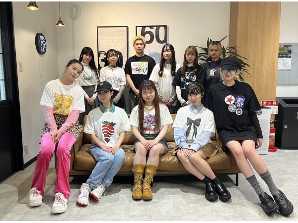 大阪文化服装学院がTシャツブランド「UNIT CHEST」に協力！年4回学生作品を商品化