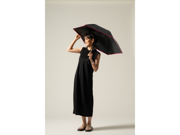 遮光率99.99％以上の一級遮光！モデル・前田典子さんプロデュースの雨晴兼用傘発売