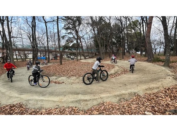 【山梨県笛吹市】山梨県森林公園 金川の森で、マウンテンバイク教室を開催！初心者も歓迎