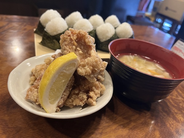 【福岡県福岡市】朝食限定の「おむすび横丁 大橋店」で、唐揚げと塩むすびの20分食べ放題開催中！