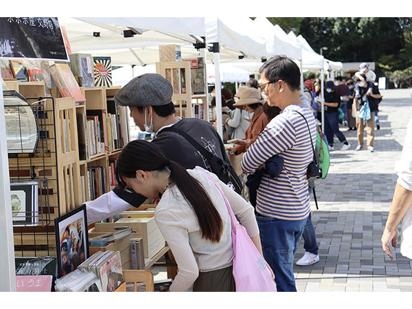 個性豊かな本屋・出版社が京都・北山に集結「下鴨中通ブックフェア2024」開催