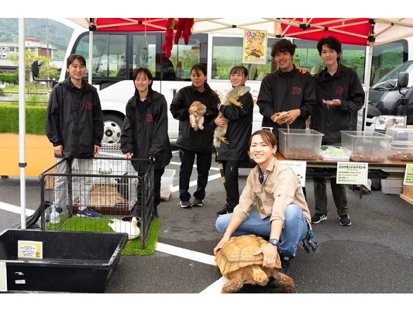 【静岡県東伊豆町】動物園予備校アニマルキーパーズカレッジが、学園祭を開催！鷹匠体験も実施