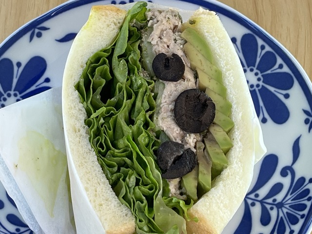 ツナアボガドバジルのサンドイッチ1-1-2