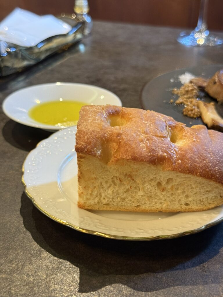 Trattoria ALBERI(トラットリア アルベリ)フォカッチャの写真。