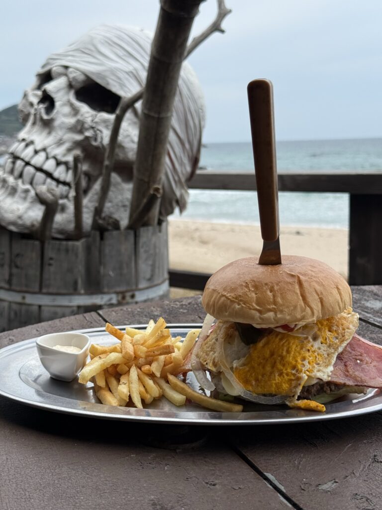 ハンバーガーとドクロの画像