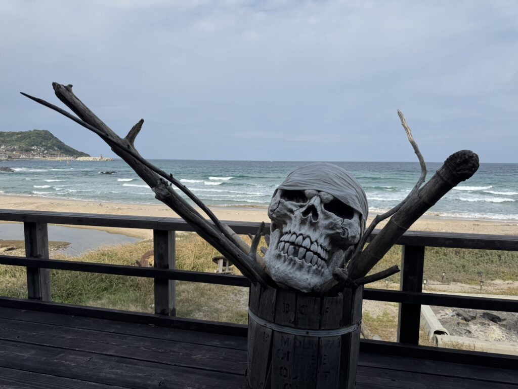 テラス席のドクロ