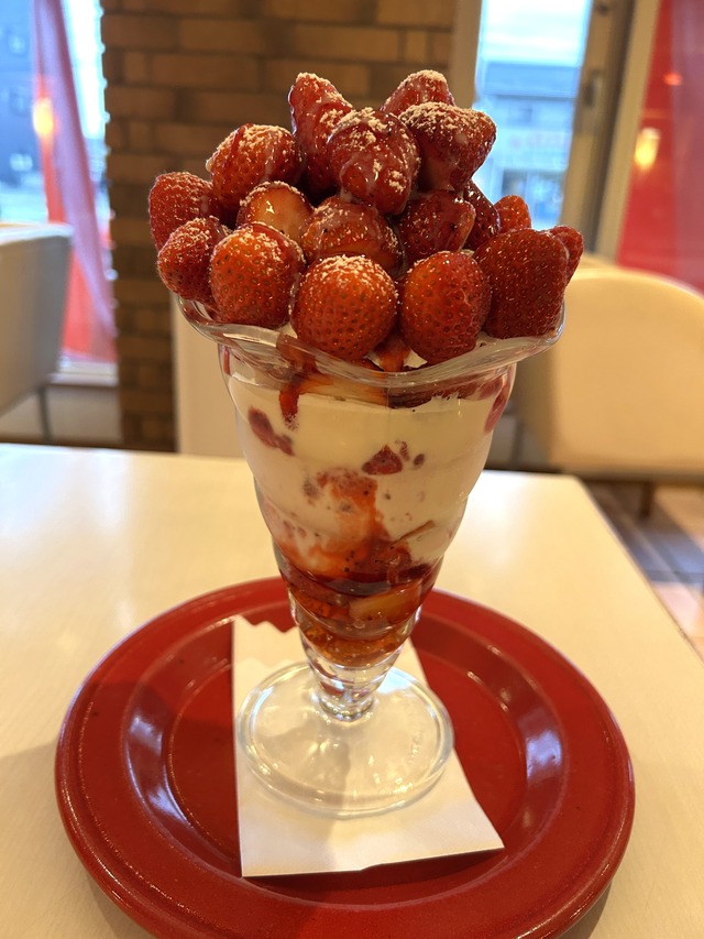 いちごパフェ1-1-3