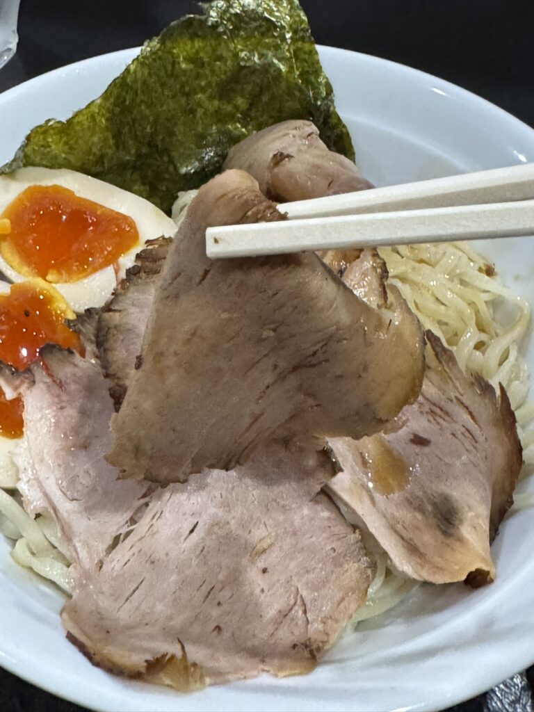 特殊つけ麺のチャーシューのアップ写真