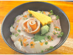 盛岡の海鮮居酒屋、地元食材で新看板メニュー「岩手三陸丼」を発表