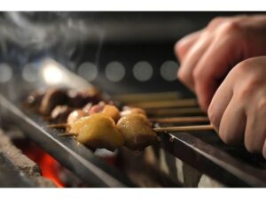六本木の焼鳥店が「食べて眠る」新メニュー、睡眠×美容で差別化狙う
